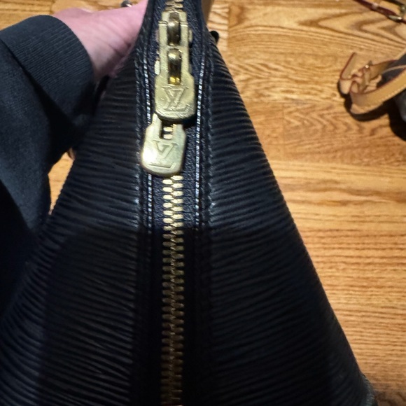 Louis Vuitton Epi Alma PM • Black Leather Satchel • Authentic Designer Bag - Picture 9 of 12